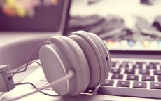 联想HD200头戴式耳机游戏测评，沉浸式的游戏体验,联想hd200头戴式耳机游戏测评视频