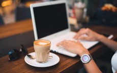 绿联2K高清摄像头带麦克风测评，远程办公/网课的性价比之选？