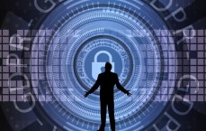 华为系统账户偷跑流量风波，真相、反思与用户权益守护