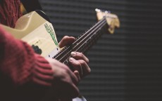 华为耳机壳保护套一体防摔测评，守护你的音乐之旅,华为耳机壳保护套一体防摔测评视频